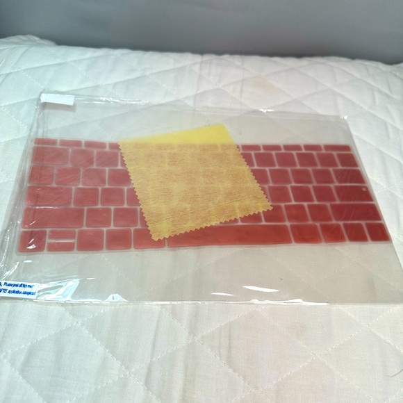 Pink Keyboard Cover MacBook Air 13/15 inch - Picture 4 of 5